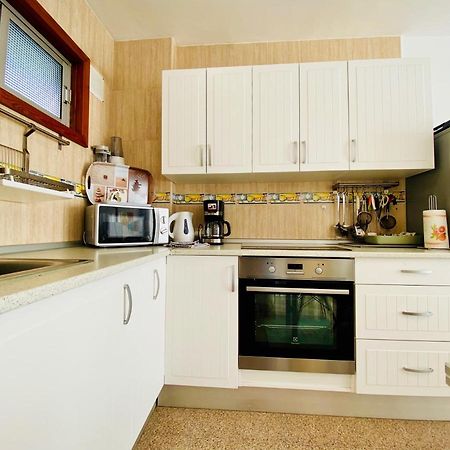 Orange And White Apartment In Yumbo San Bartolomé Kültér fotó