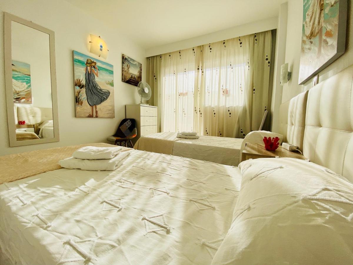 Orange And White Apartment In Yumbo San Bartolomé Kültér fotó