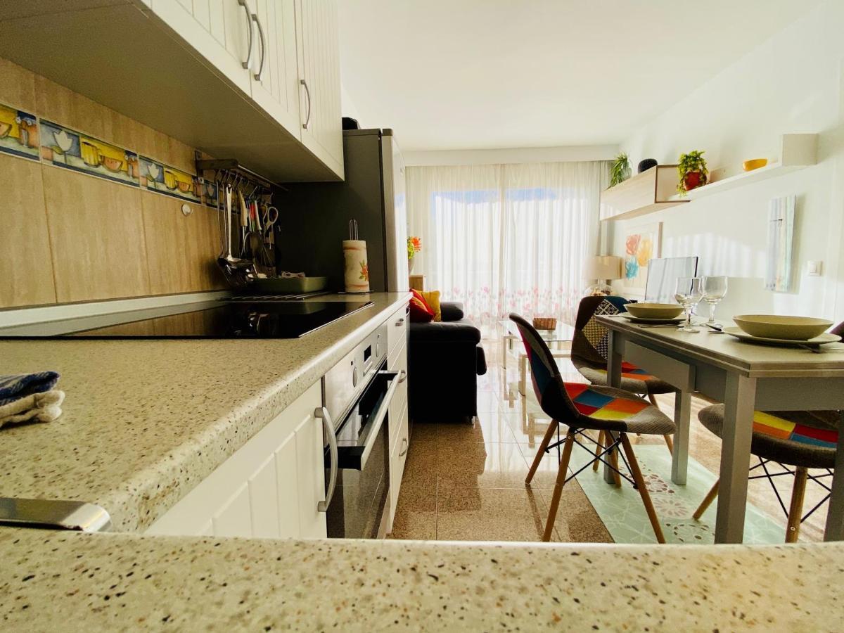 Orange And White Apartment In Yumbo San Bartolomé Kültér fotó