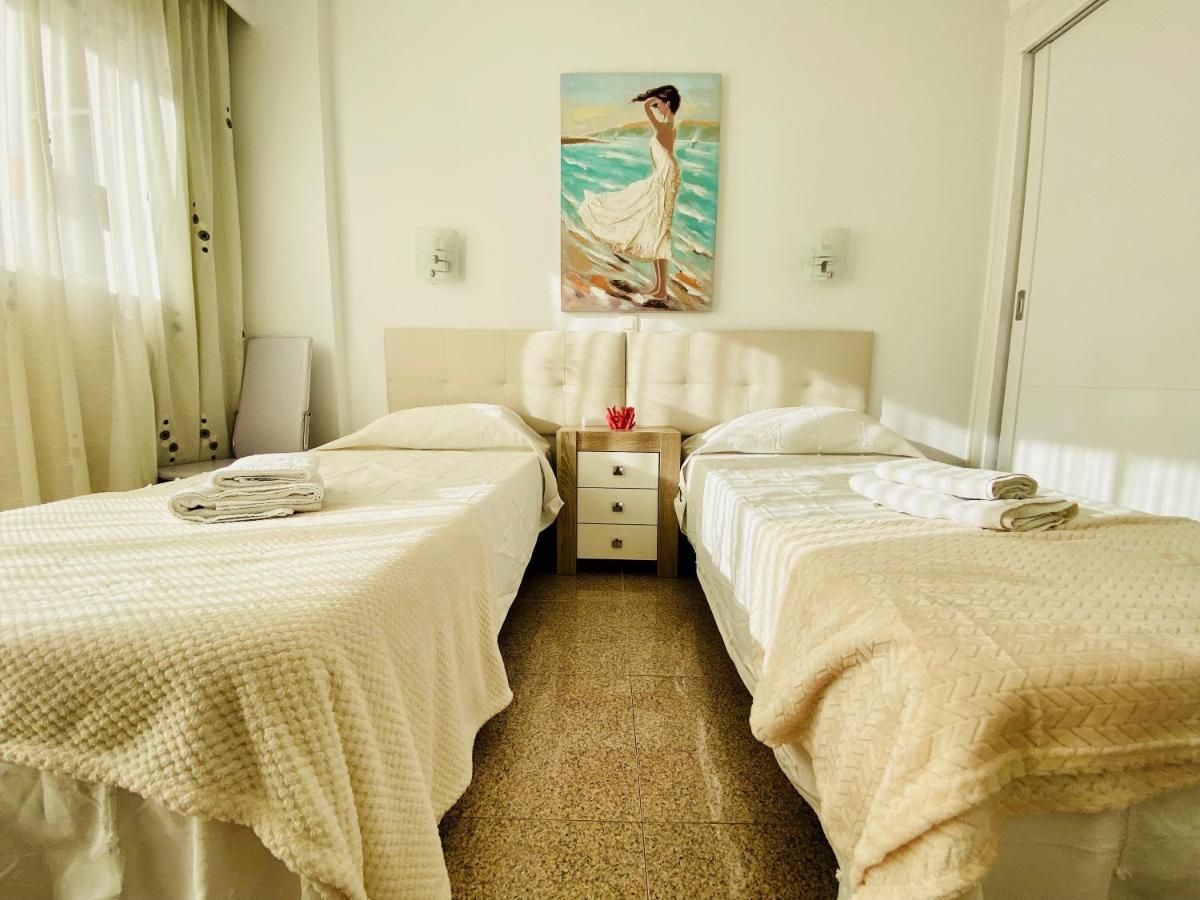 Orange And White Apartment In Yumbo San Bartolomé Kültér fotó