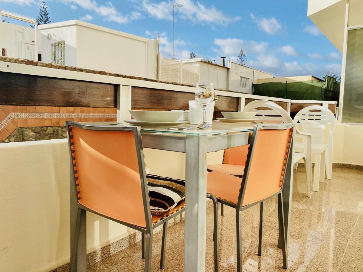 Orange And White Apartment In Yumbo San Bartolomé Kültér fotó